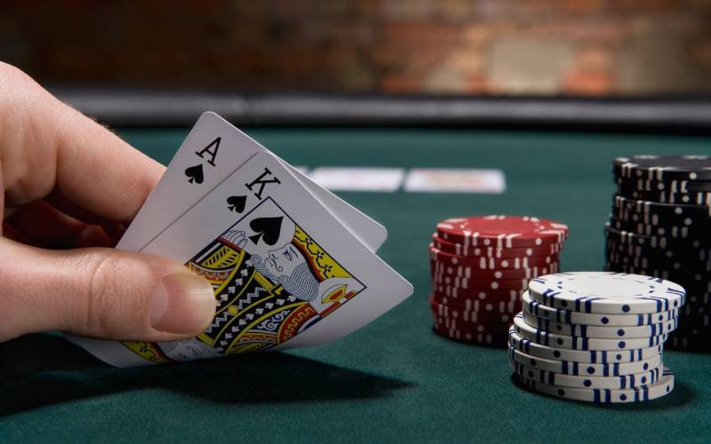 Cách Đọc Bài Trong Poker Và Dự Đoán Chiến Thuật Đối Thủ 2 Phan đoán nền tảng